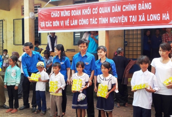 Huyện Đoàn Phú Riềng triển khai công tác Đoàn, Đội trường học năm học 2016 - 2017