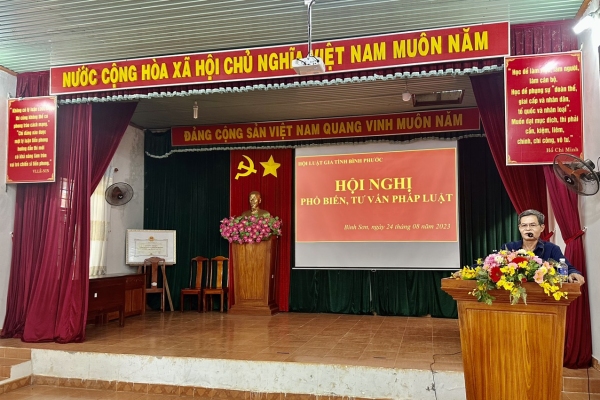 Cán bộ, đảng viên và Nhân dân xã Bình Sơn được phổ biến, tư vấn pháp luật