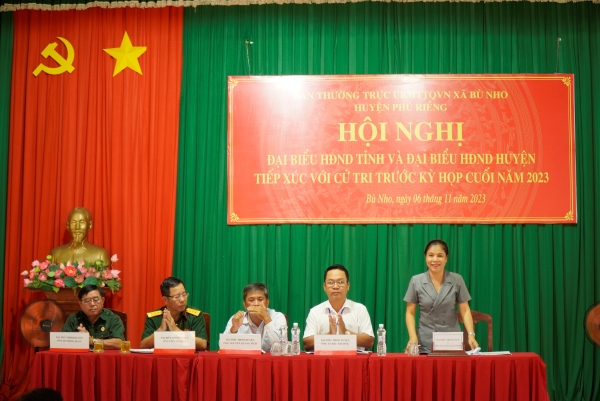 Đại biểu HĐND tỉnh, huyện Phú Riềng đã có buổi tiếp xúc với cử tri xã Bù Nho.