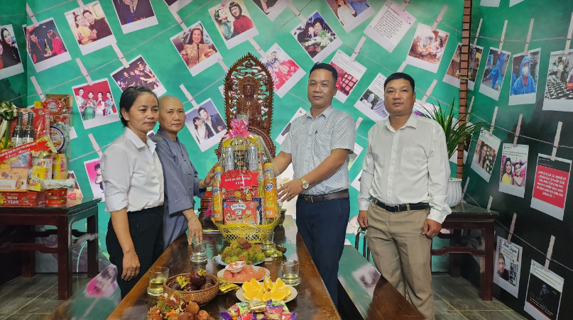 Đảng ủy-HĐND-UBND-UBMTTQVN xã Bù Nho thăm chùa Thanh Trí và chùa Pháp Lạc nhân dịp Đại lễ Phật đản năm 2023