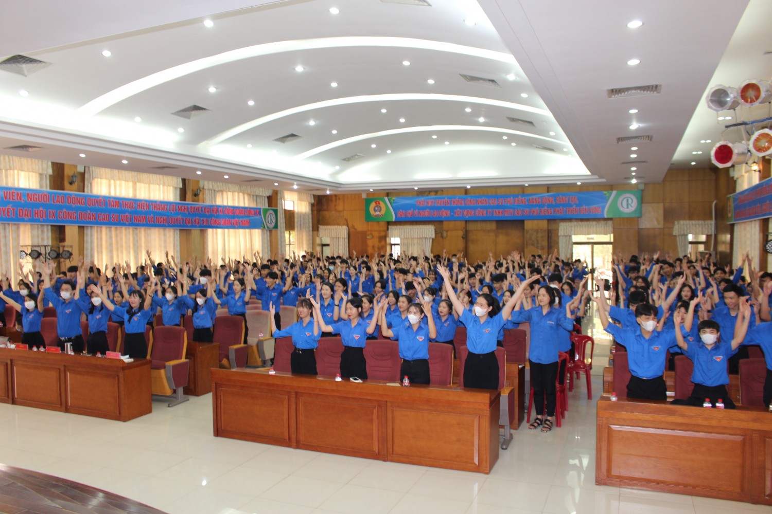 Hơn 400 đoàn viên, thanh niên tham gia buổi nói chuyện chuyên đề “Xây dựng giá trị của thanh niên Phú Riềng trong thời đại mới”