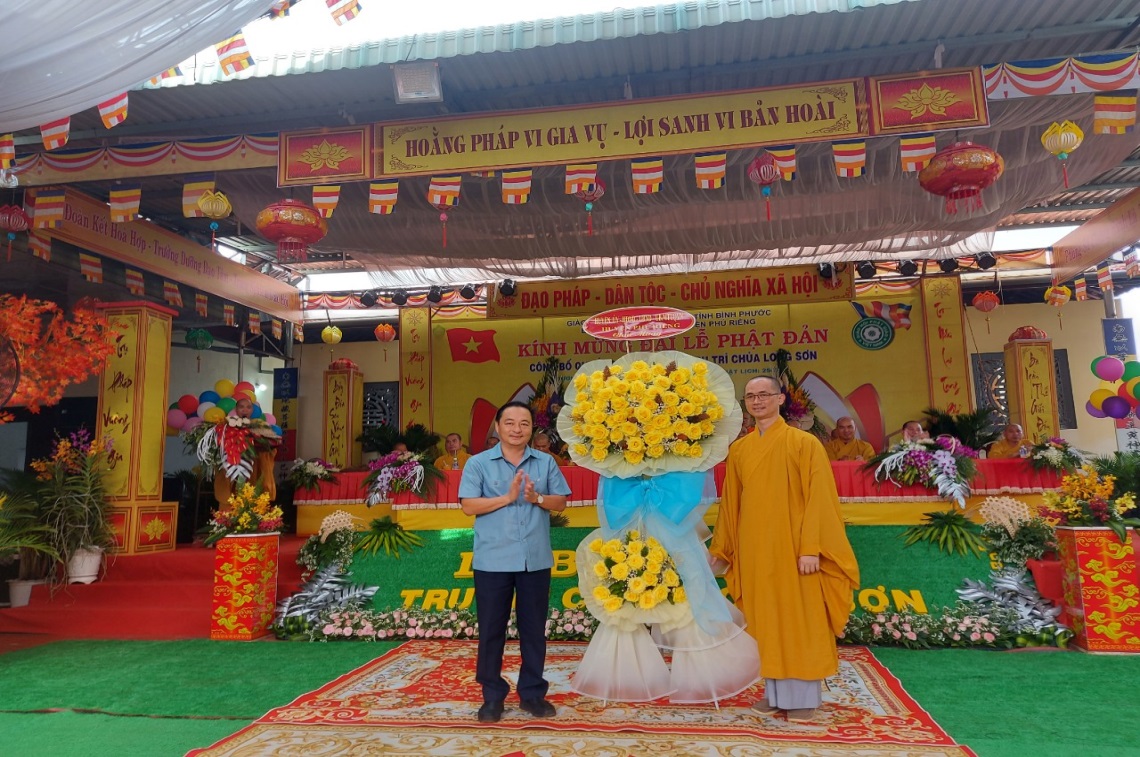 Giáo hội Phật giáo Việt Nam huyện Phú Riềng tổ chức Đại lễ Phật đản năm 2023, Phật lịch năm 2567 và công bố Quyết định bổ nhiệm Trụ trì chùa Long Sơn