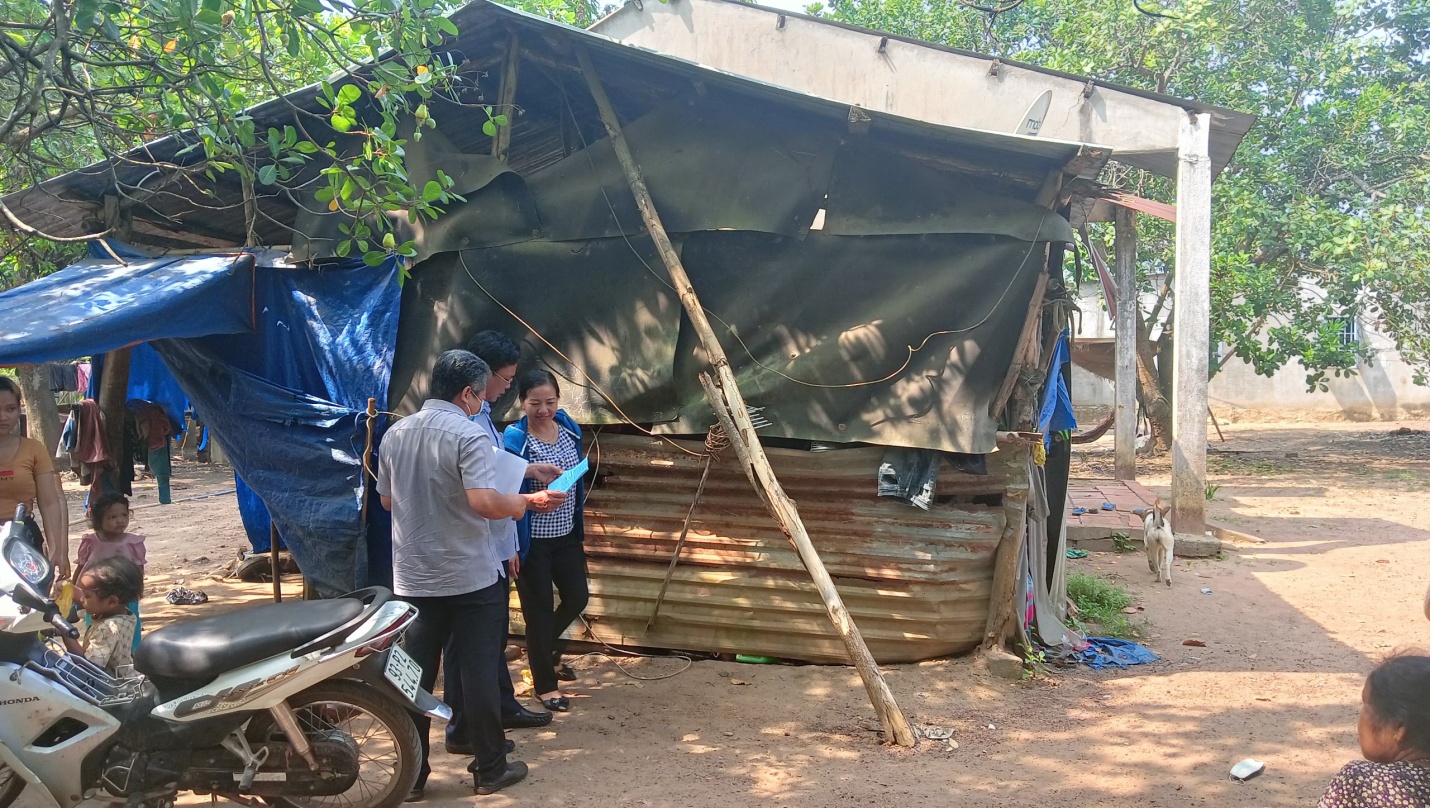 Kiểm tra thẩm định hộ nghèo khó khăn về nhà ở huyện Phú Riềng