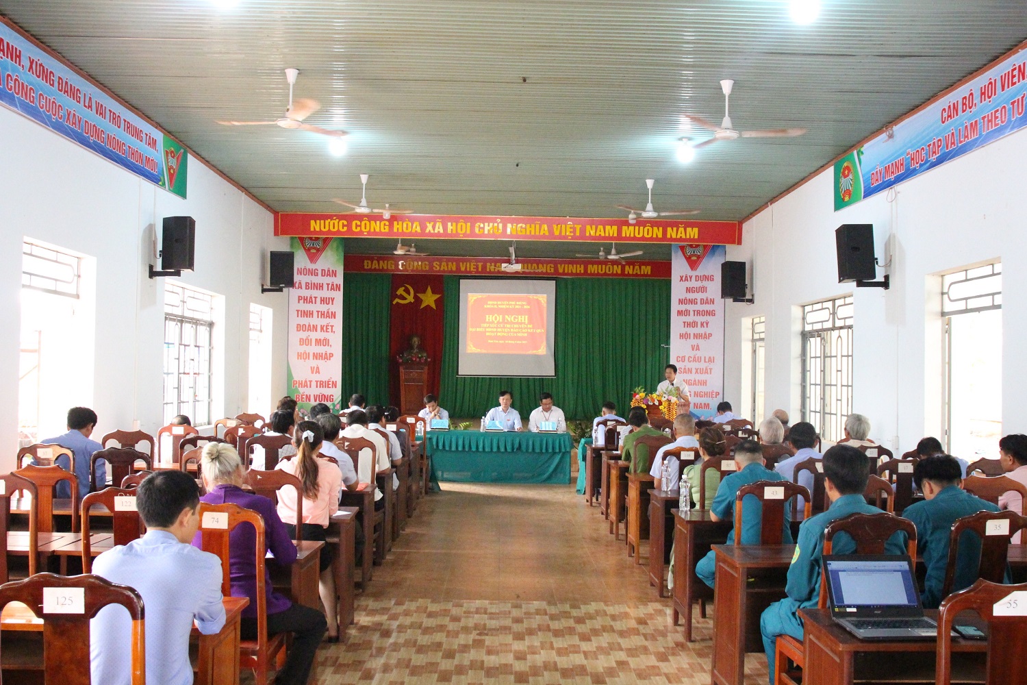Huyện Phú Riềng tổ chức Hội nghị tiếp xúc cử tri với chuyên đề “Đại biểu HĐND huyện, báo cáo kết quả hoạt động của mình”