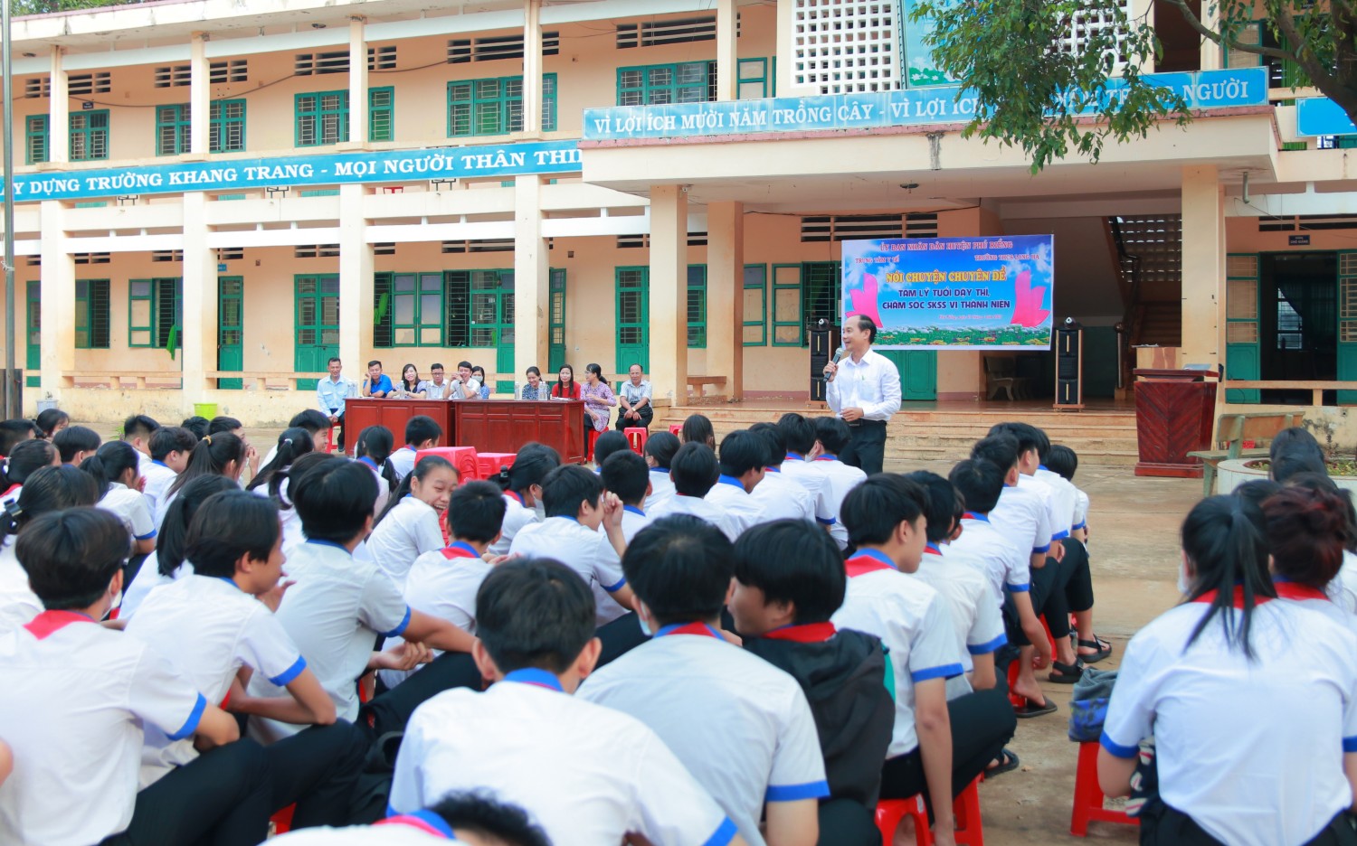 Phú Riềng: tổ chức nói chuyện chuyên đề “Chăm sóc sức khỏe sinh sản vị thành niên” cho các em học sinh trường THCS Long Hà năm 2023