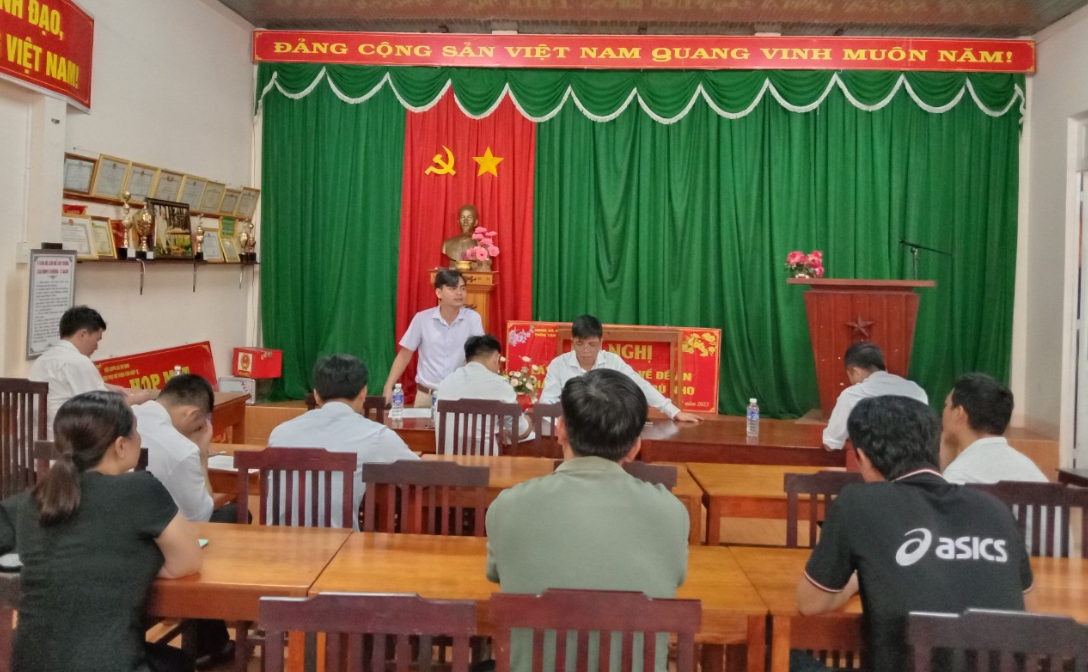 UBND xã Bù Nho tổ chức họp vận động nhân dân di dời nâng cấp đường điện