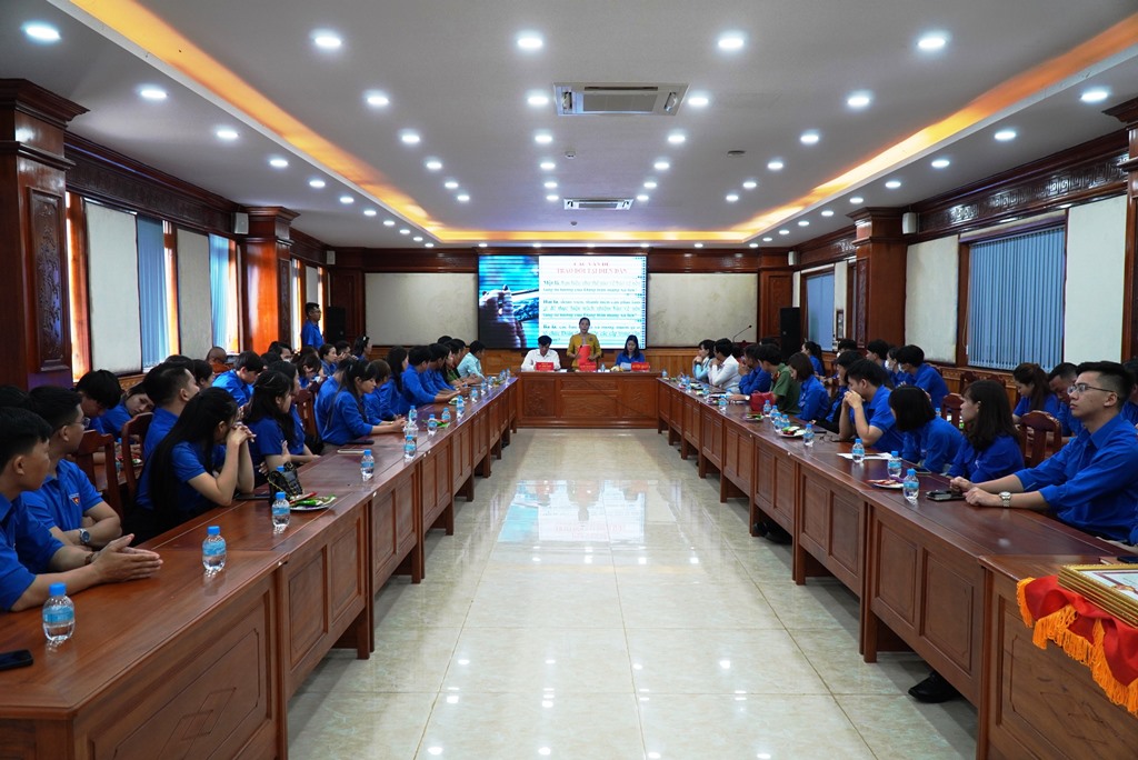 Huyện đoàn Phú Riềng tổ chức diễn đàn “Tuổi trẻ Phú Riềng tự hào tiến bước dưới cờ Đảng”