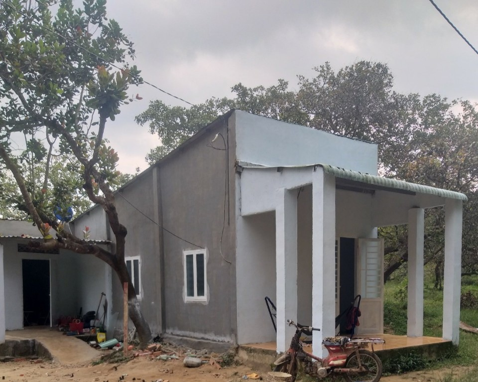 Hoàn thành xây dựng 14 căn nhà vệ sinh và sửa chữa 08 căn nhà cho hộ nghèo dân tộc thiểu số