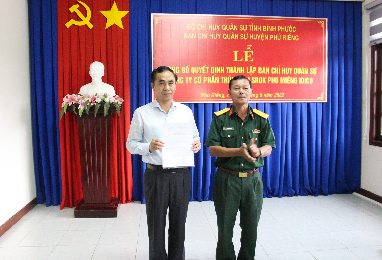 Công bố quyết định thành lập Ban Chỉ huy Quân sự Công ty Cổ phần Thủy điện Srok Phu Miêng.