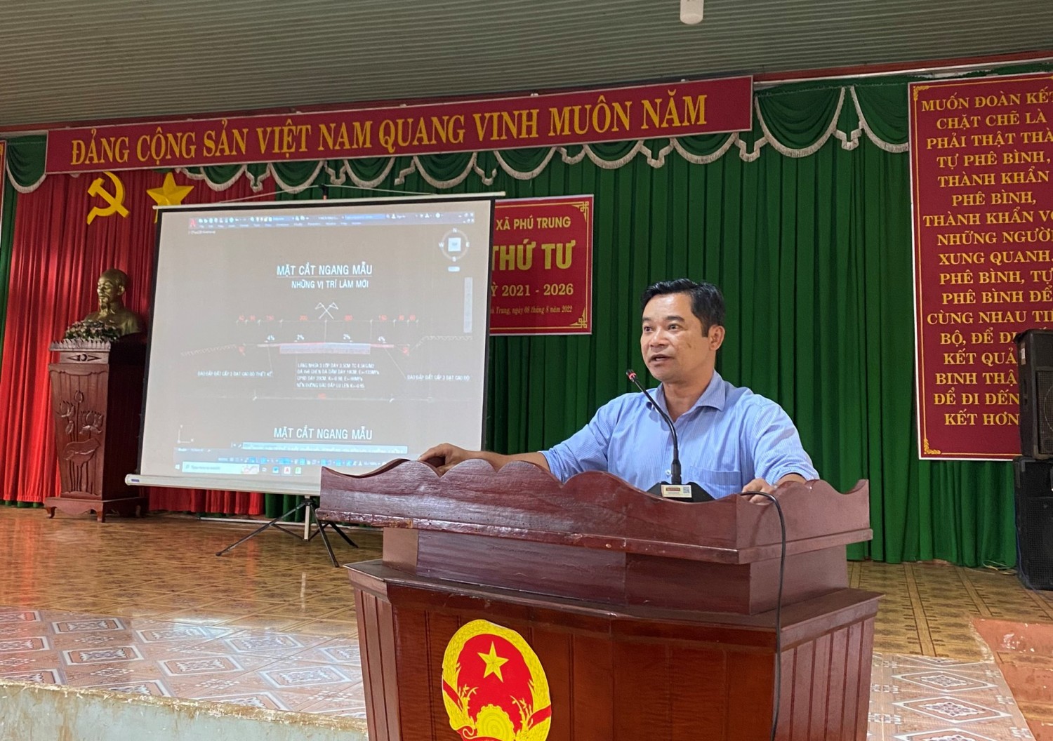 Người dân xã Phú Trung đồng thuận với dự án đường liên xã Phú Trung- Phước Tân.