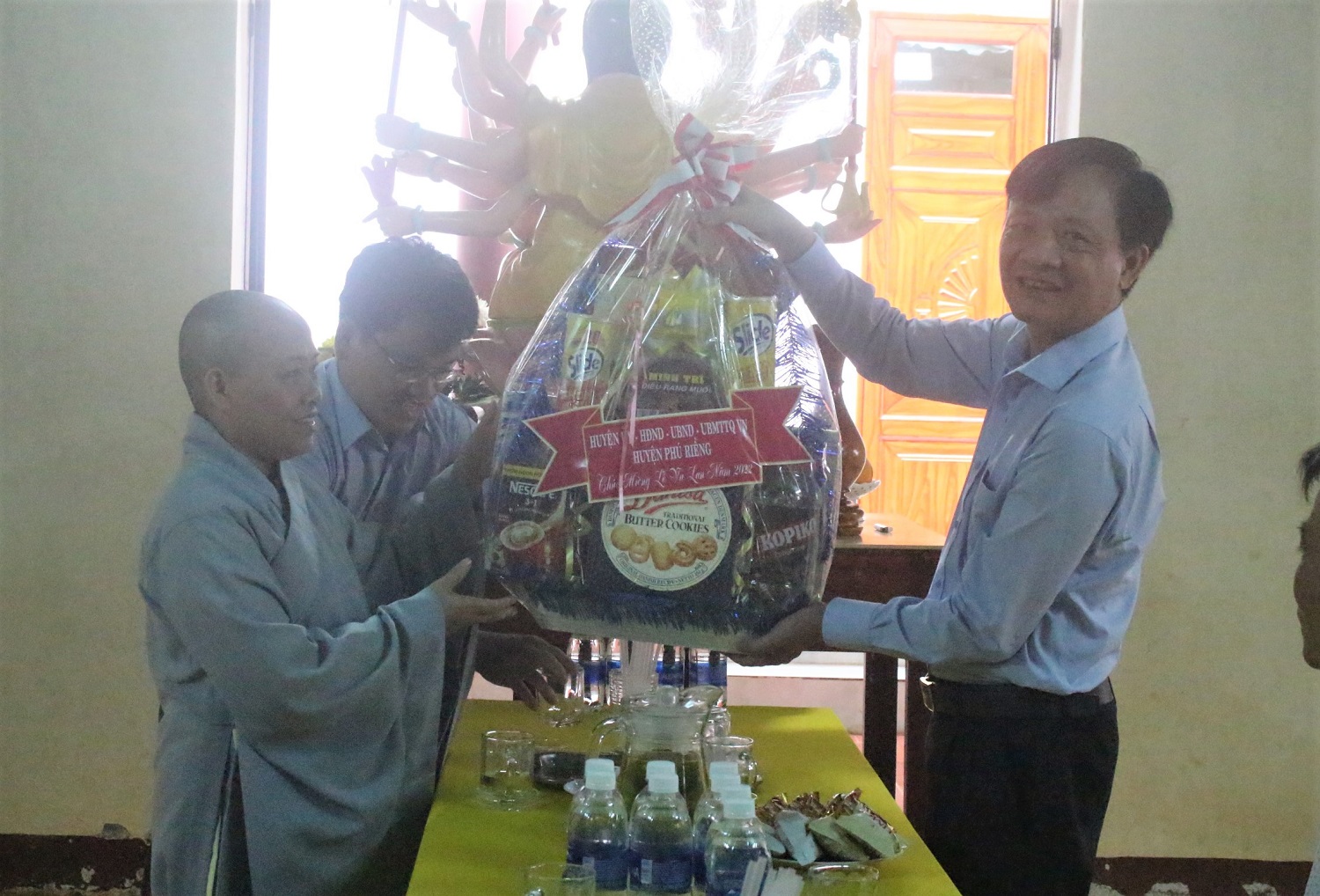 Lãnh đạo huyện Phú Riềng thăm, chúc mừng Đại Lễ Vu lan năm 2022.