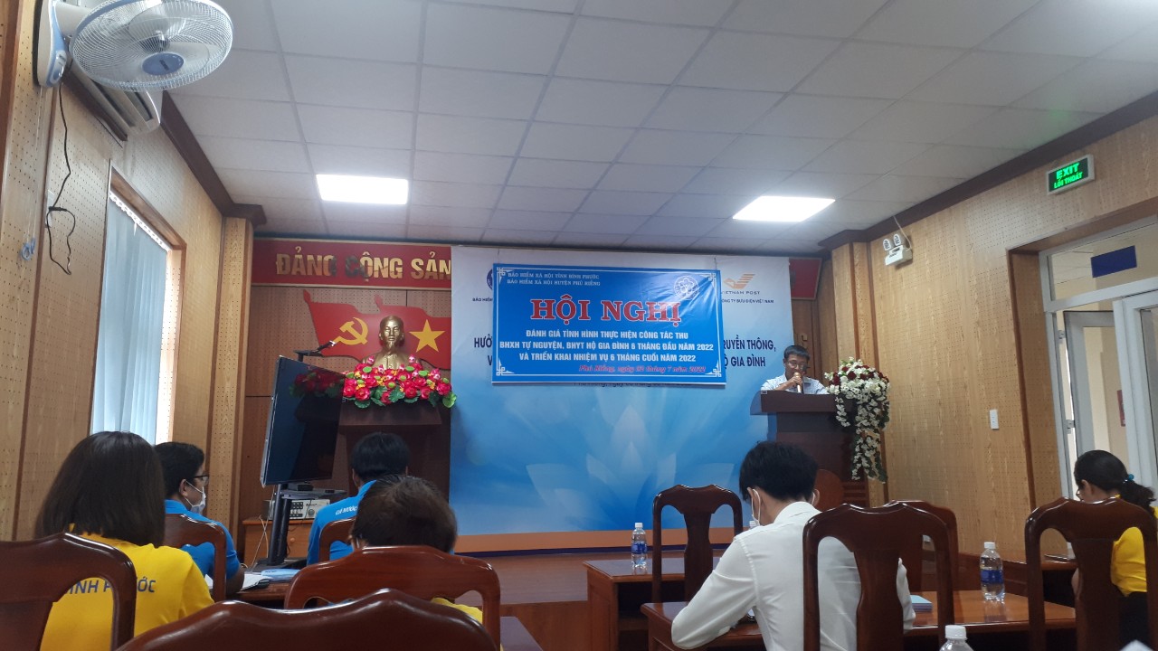 BHXH huyện Phú Riềng đánh giá tình hình công tác thu BHYT HGD, BHXH TN 6 tháng đầu năm