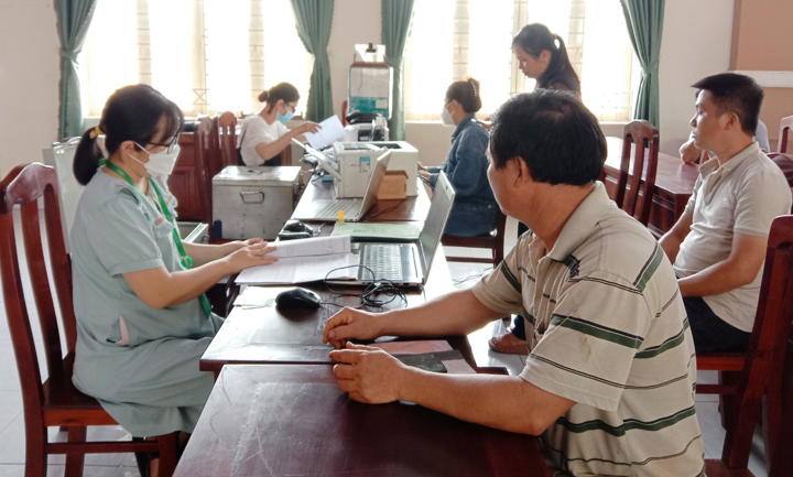 Ngân hàng chính sách xã hội huyện Phú Riềng tổ chức giao dịch bổ sung tháng 6 năm 2022 tại xã Bù Nho