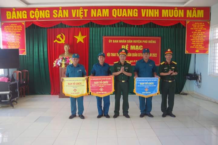 BCHQS xã Phú Riềng đạt giải nhất toàn đoàn tại Hội thao trung đội DQCĐ huyện Phú Riềng