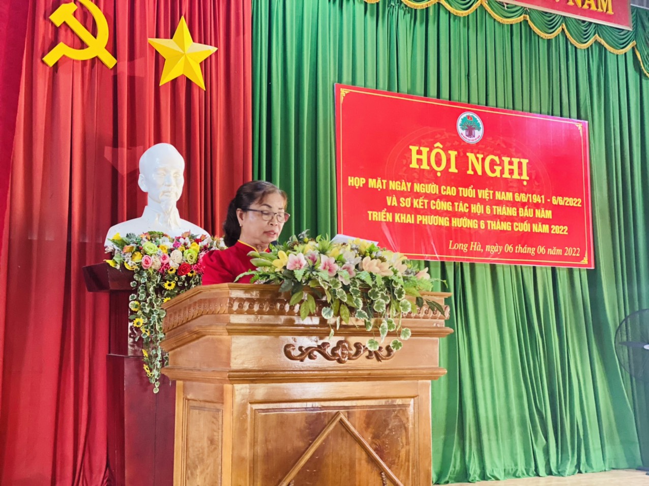 Long Hà họp mặt kỷ niệm 81 năm ngày Truyền thống Người cao tuổi Việt Nam
