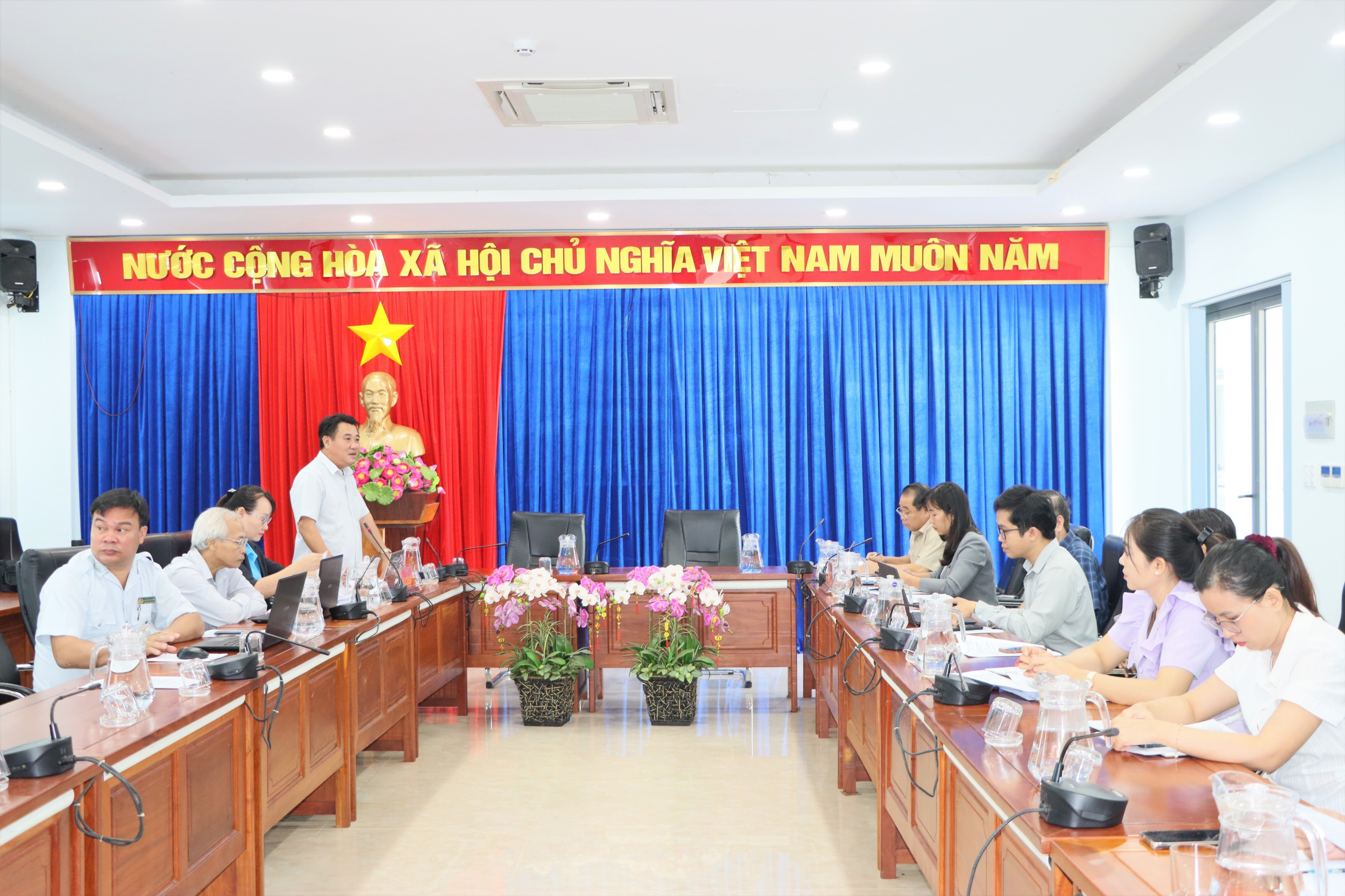 Đoàn công tác của Sở Tư Pháp tỉnh kiểm tra công tác xây dựng xã đạt chuẩn tiếp cận pháp luật năm 2023 tại huyện Phú Riềng.