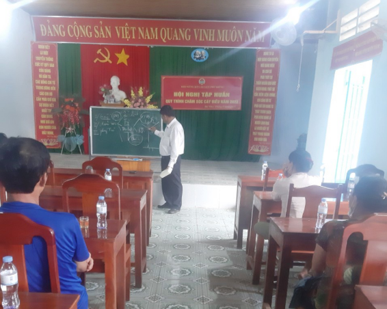 Hội nông dân huyện tổ chức Hội nghị tập huấn quy trình chăm sóc cây điều tại xã Bù Nho