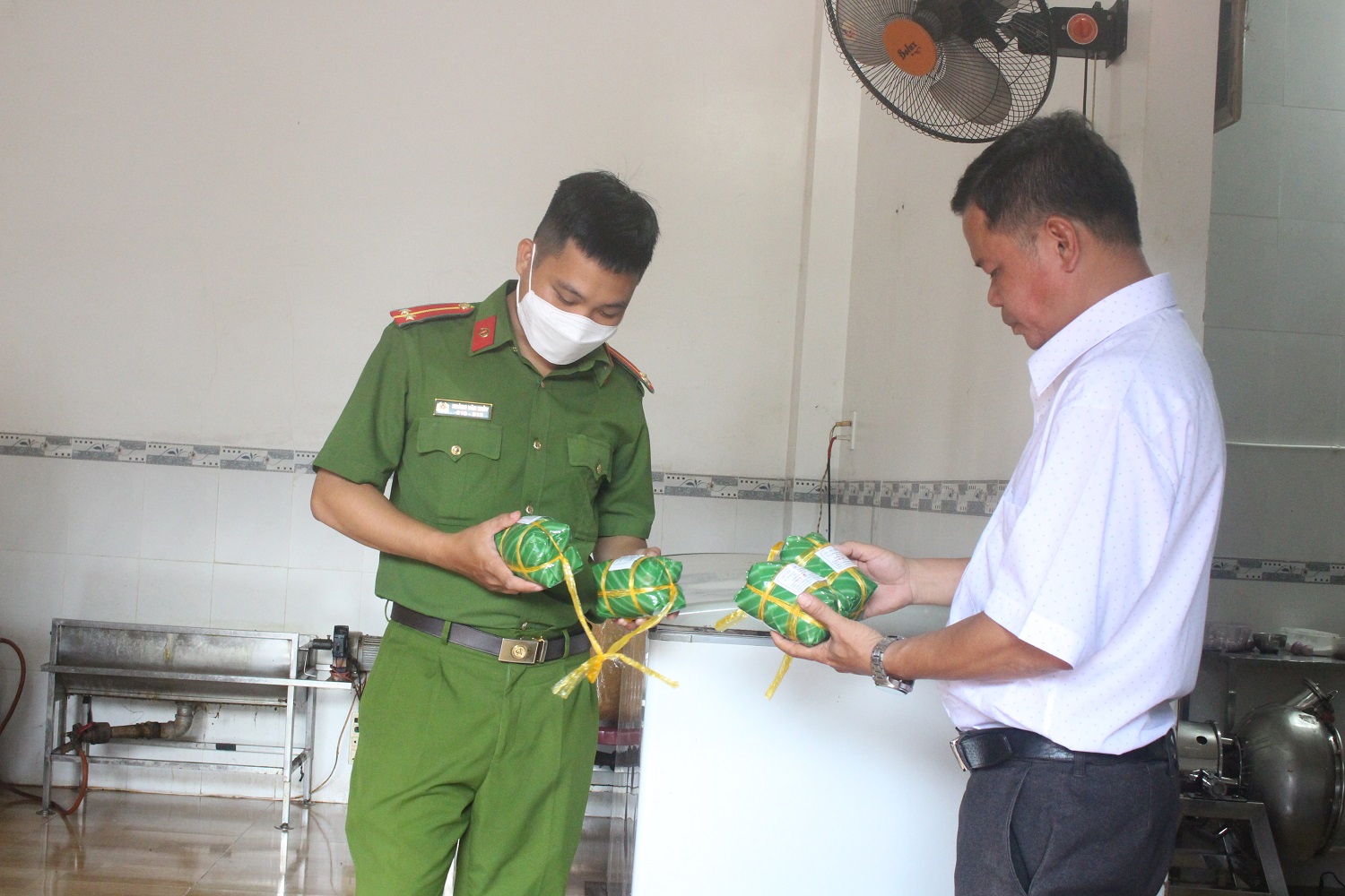 Phú Riềng tăng cường quản lý vệ sinh an toàn thực phẩm.