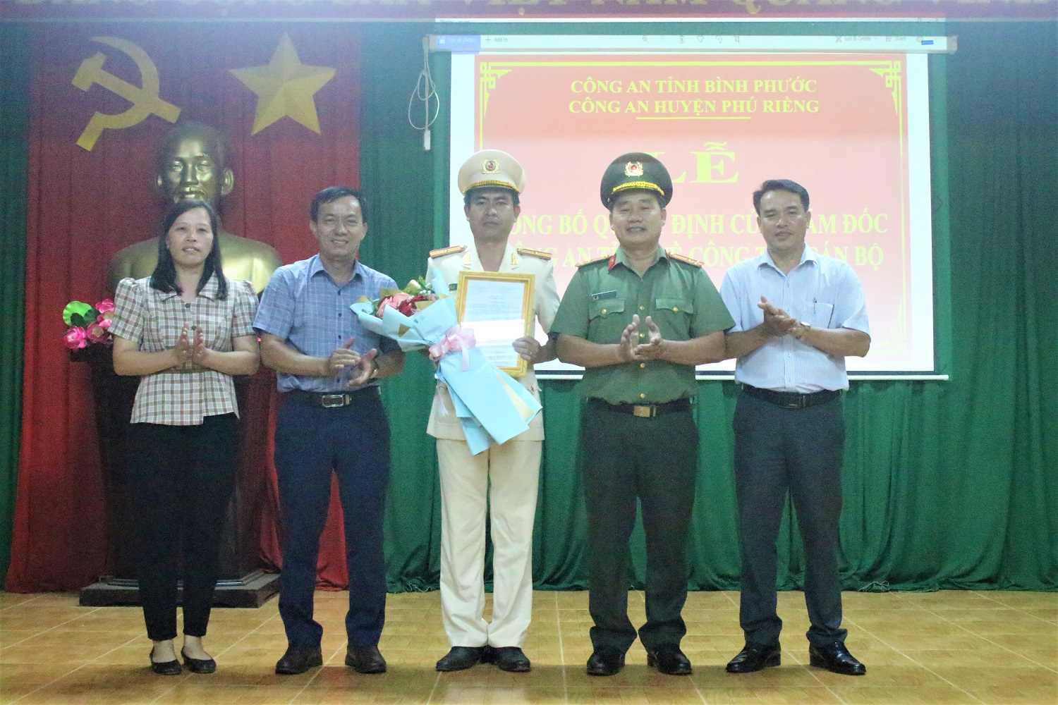 Thiếu tá Hà Văn Tuấn được điều động giữ chức Trưởng Công an xã Phú Riềng.