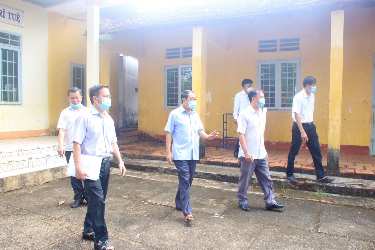 Kiểm tra cơ sở vật chất các trường học tại xã Phú Trung