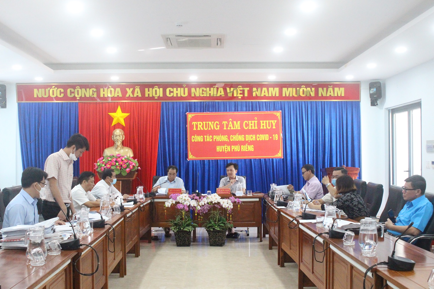Hội đồng thi đua khen thưởng huyện Phú Riềng họp xét tặng danh hiệu thi đua và khen thưởng năm 2021