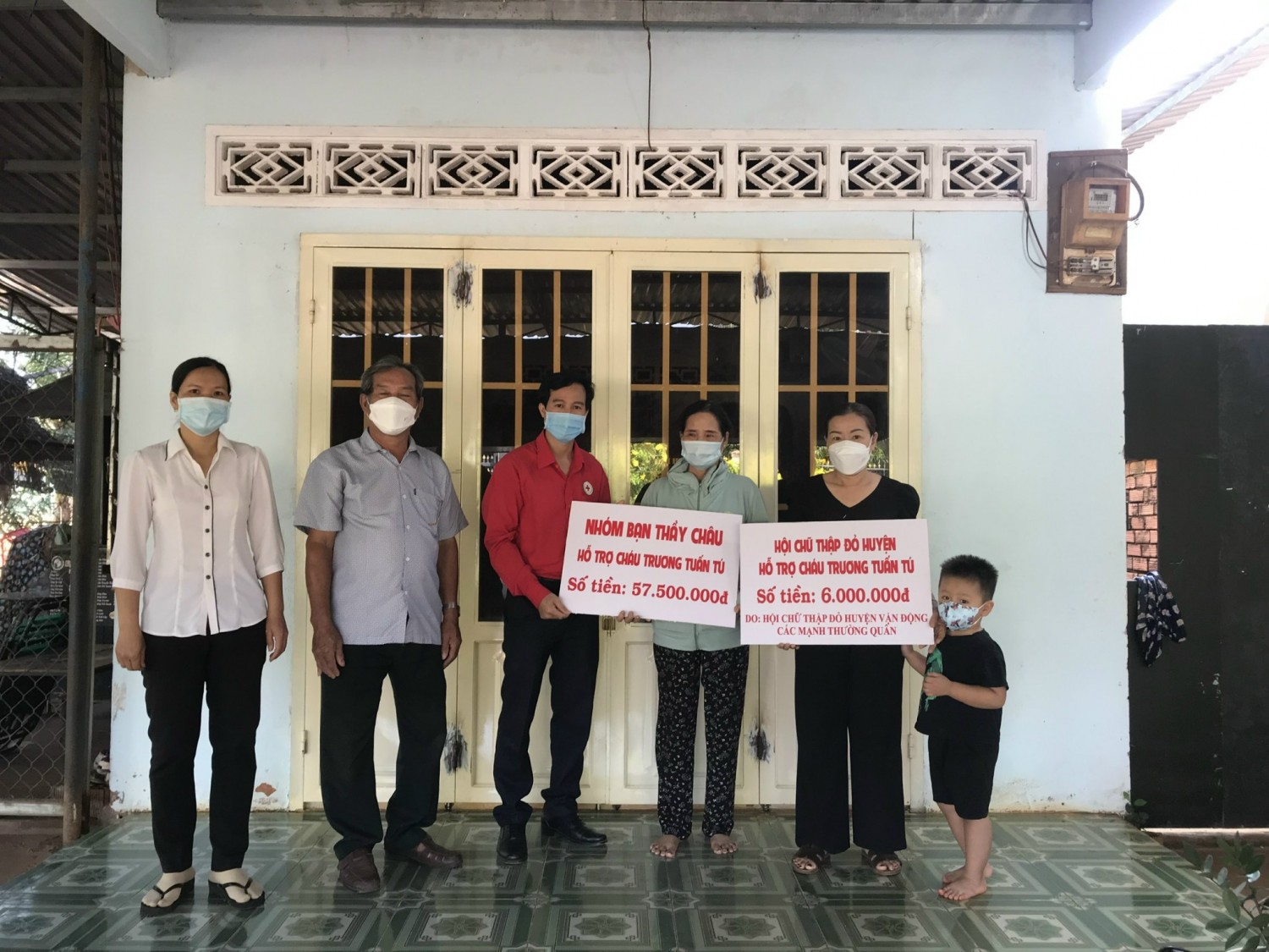 Hội Chữ thập đỏ huyện trao 63,5 triệu đồng trợ giúp cho cháu Trương Tuấn Tú