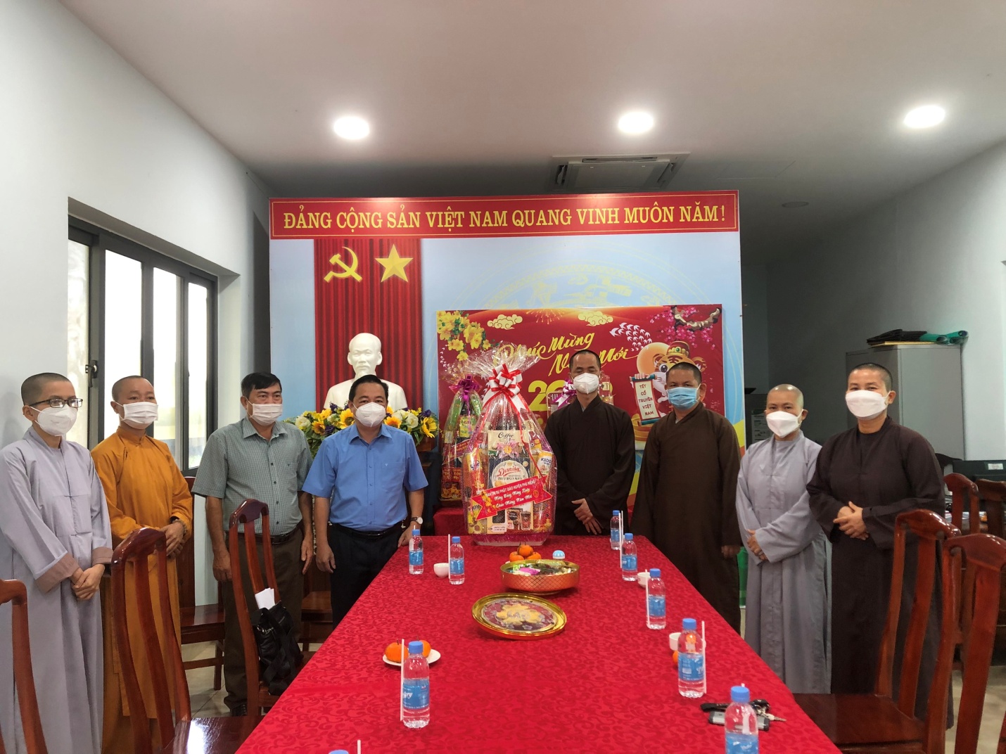 Các tổ chức tôn giáo thăm, chúc tết Mặt trận Tổ quốc Việt Nam huyện