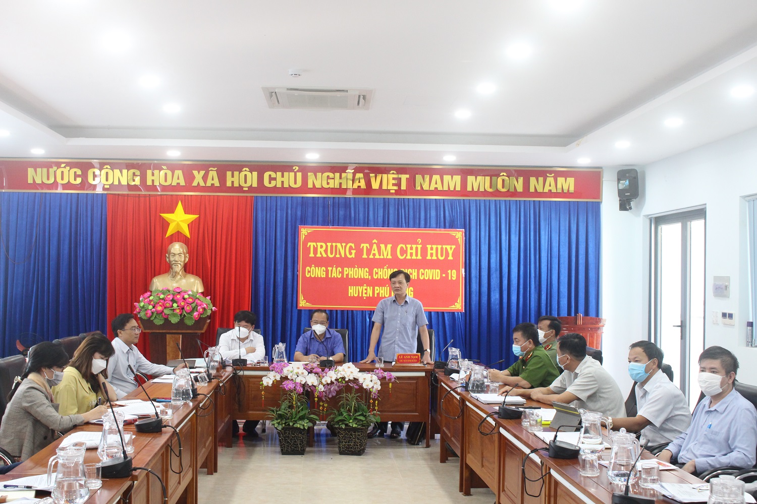Huyện Phú Riềng bỏ phiếu công nhận xã đạt chuẩn nông thôn mới và nông thôn mới nâng cao.