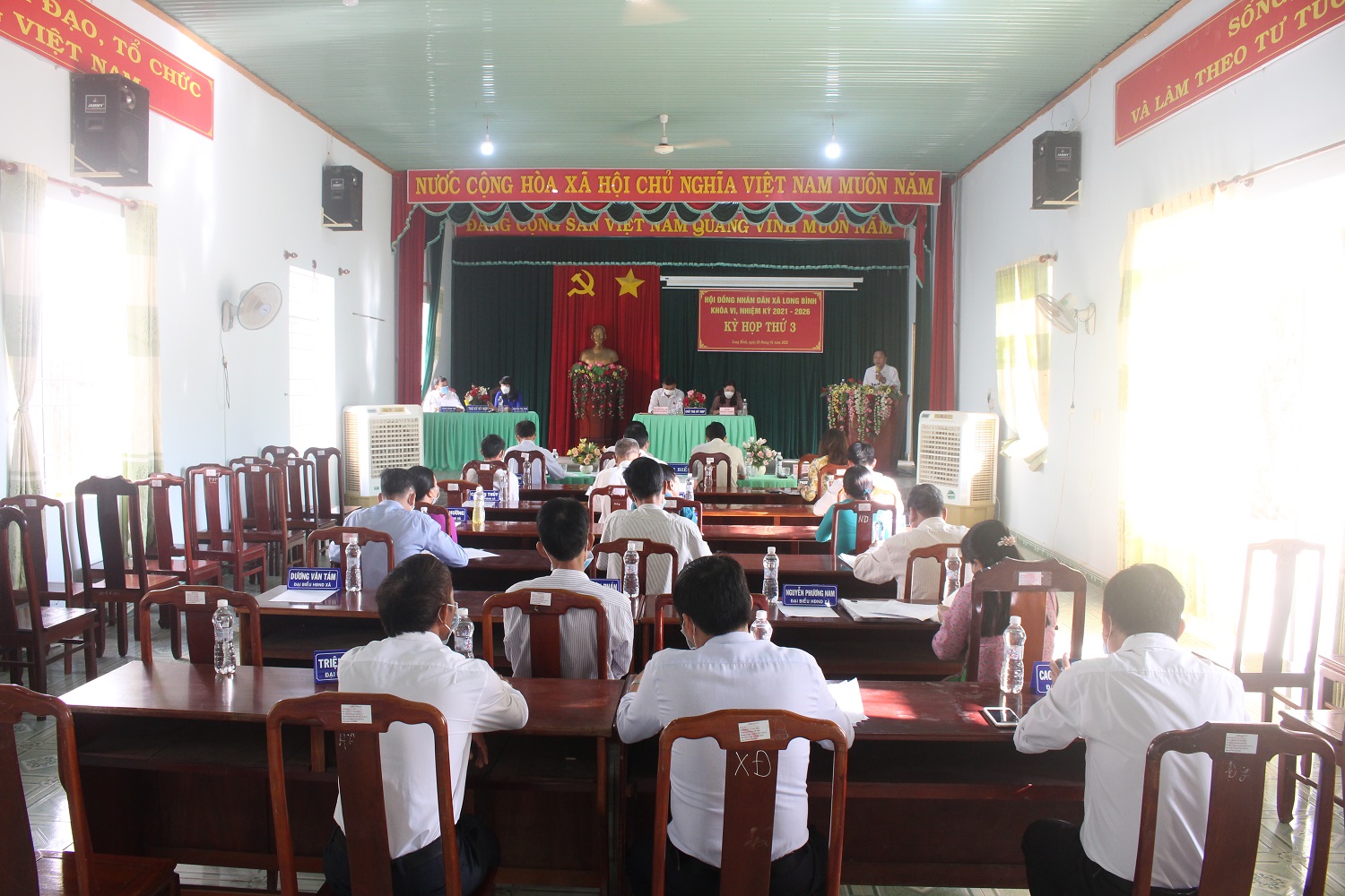 HĐND xã Long Bình tổ chức kỳ họp thứ ba, khóa VI, nhiệm kỳ 2021-2026.