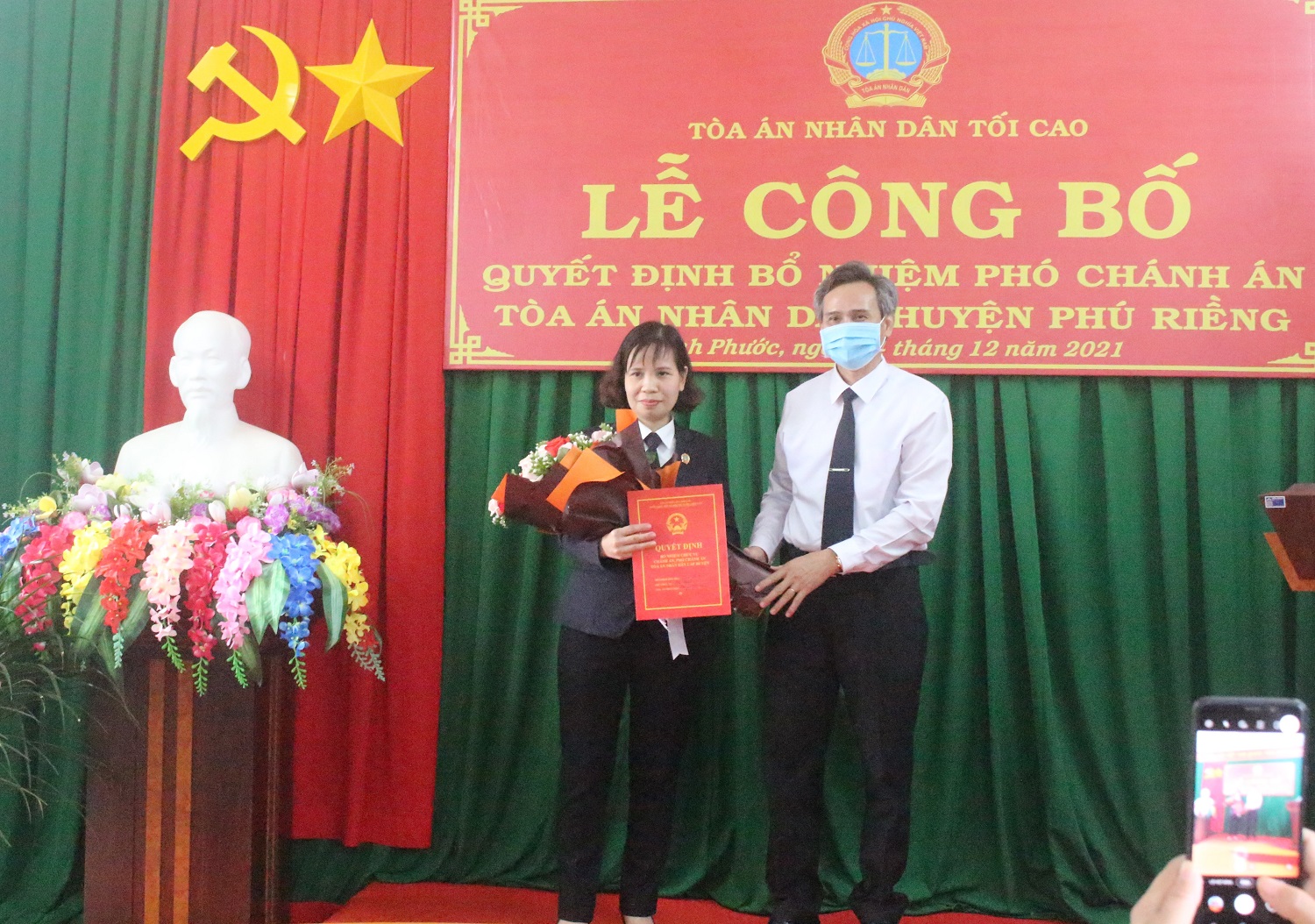 Bà Đinh Thị Hải được bổ nhiệm giữ chức Phó Chánh án Tòa án Nhân dân huyện Phú Riềng.