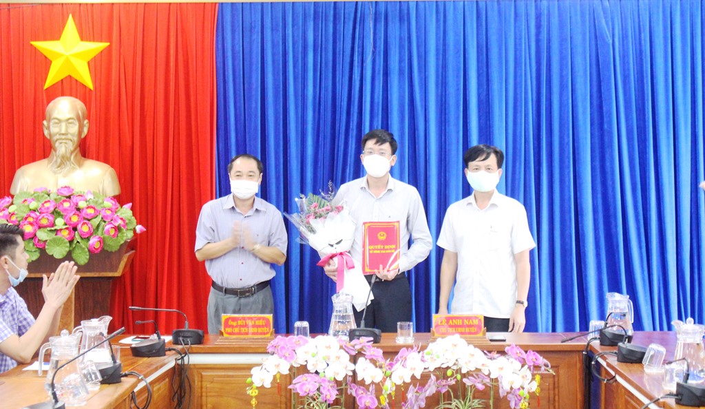 Ông Bùi Mạnh Cường được điều động, bổ nhiệm giữ chức Phó chánh Văn phòng HĐND-UBND huyện