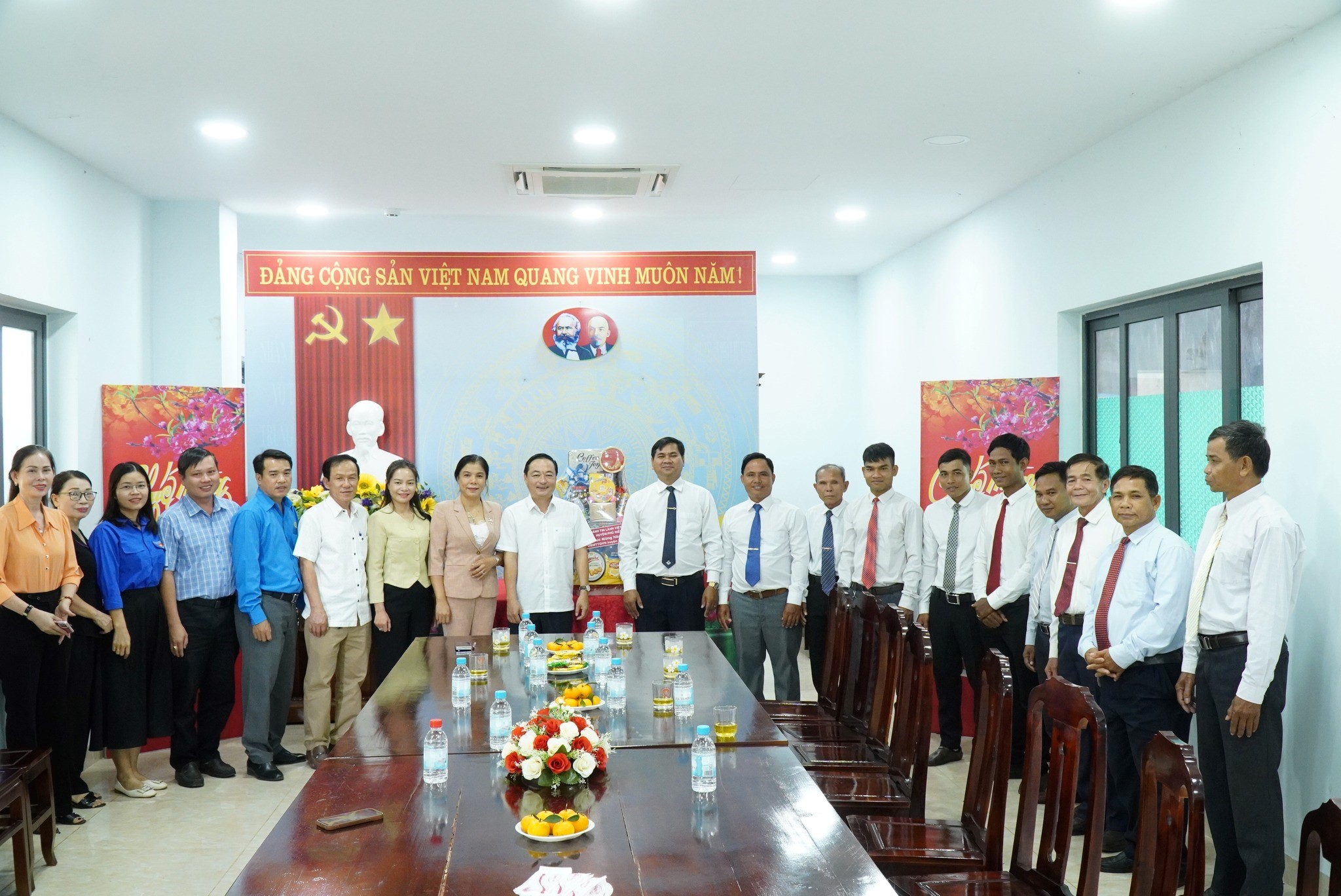 Lãnh đạo huyện Phú Riềng tiếp Hội thánh Tin lành huyện đến thăm, chúc tết.
