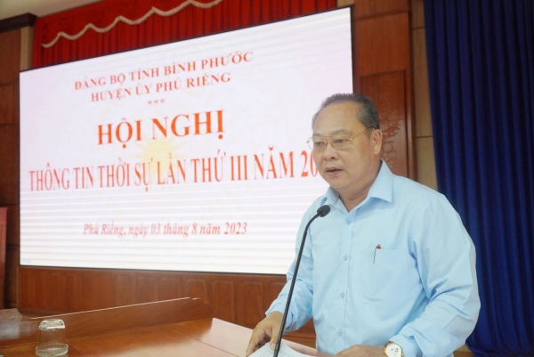 Huyện ủy Phú Riềng tổ chức hội nghị trực tuyến thông tin thời sự lần 3, năm 2023