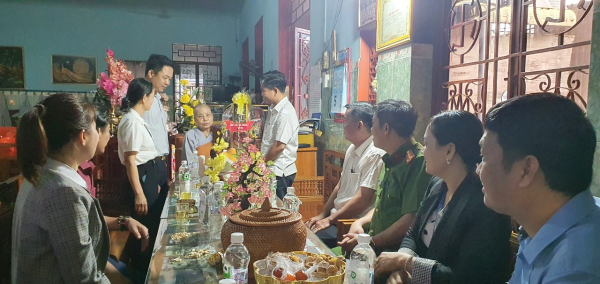 UBND xã Bù Nho thăm và tặng quà các cơ sở tôn giáo nhân dịp tết Nguyên đán Quý Mão năm 2023