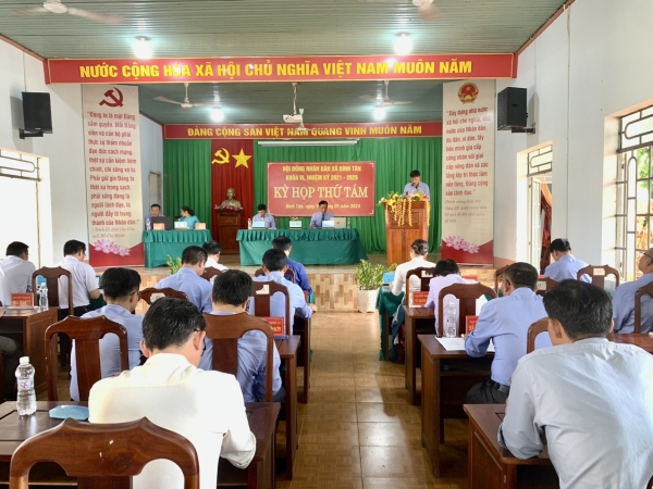 Kỳ họp thứ 8 HĐND xã Bình Tân, khóa VI, nhiệm kỳ 2021 - 2026