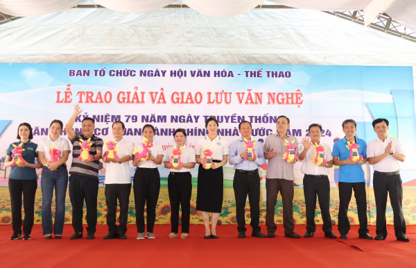 Sôi nổi ngày hội văn hóa- thể thao văn phòng các cơ quan hành chính nhà nước năm 2024 tại huyện Phú Riềng.