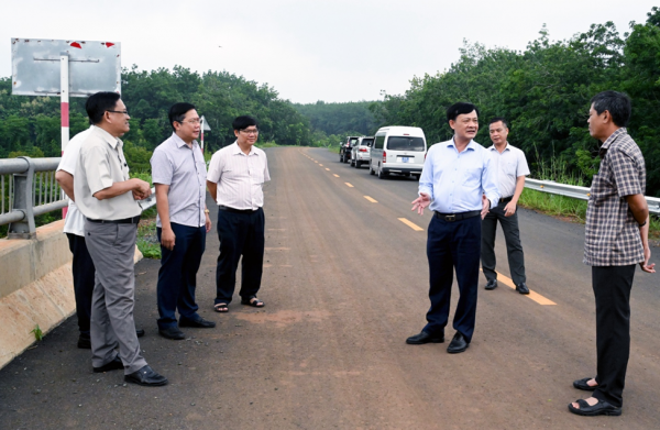 Ban kinh tế - Ngân sách HĐND tỉnh giám sát thực hiện các dự án đầu tư công tại Phú Riềng.