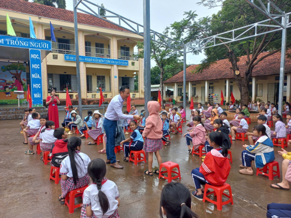 Phú Riềng: Tập huấn, bồi dưỡng kỹ năng phòng chống tai nạn đuối nước trẻ em năm 2024.