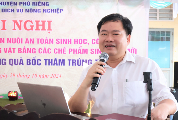 Hội nghị phổ biến kiến thức về chăn nuôi an toàn sinh học.