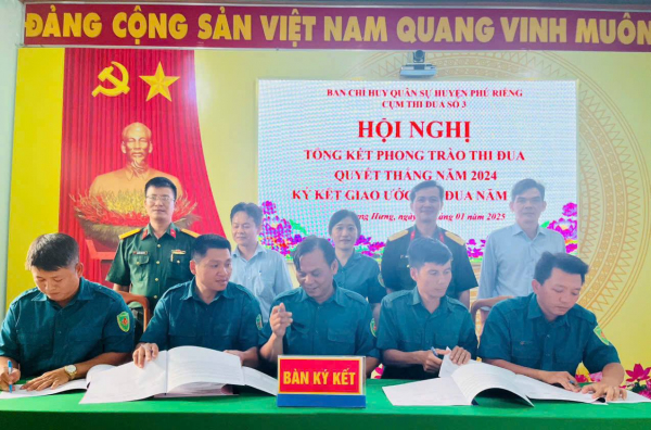 CỤM THI ĐUA SỐ 3 LỰC LƯỢNG VŨ TRANG HUYỆN TỔNG KẾT PHONG TRÀO THI ĐUA QUYẾT THẮNG NĂM 2024, KÝ KẾT GIAO ƯỚC THI ĐUA NĂM 2025.