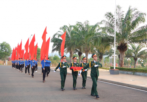 Trang trọng lễ thượng cờ nhân dịp đầu năm mới 2025 và kỷ niệm 95 năm ngày thành lập Đảng Cộng Sản Việt Nam 3-2.