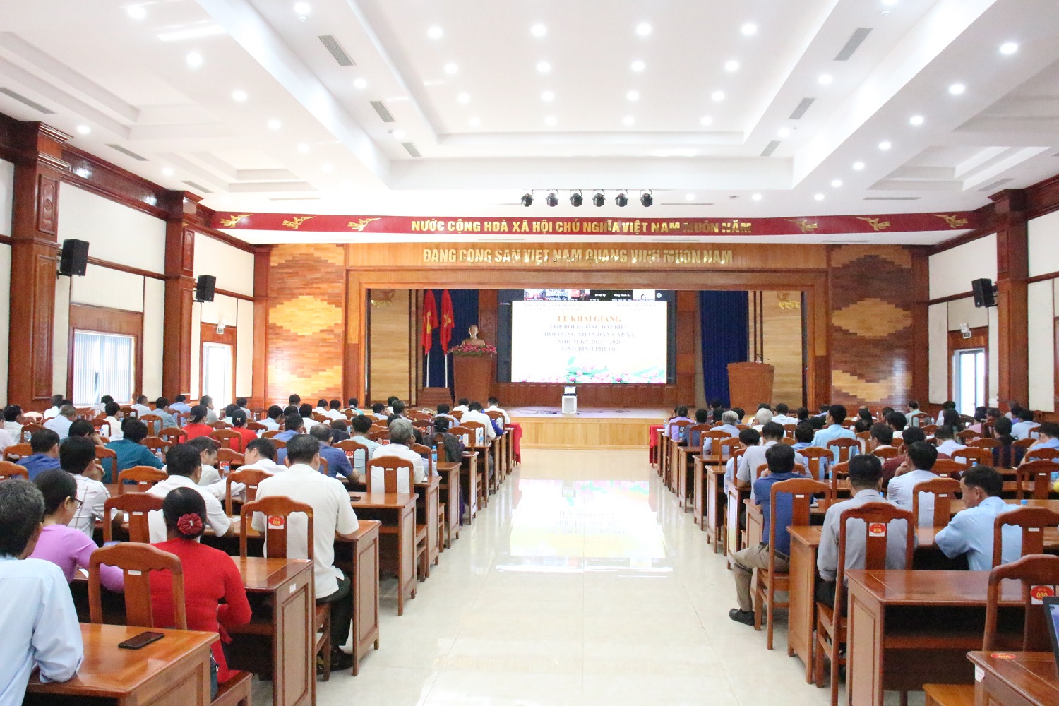 250 đại biểu HĐND cấp xã của huyện Phú Riềng được bồi dưỡng nghiệp vụ.