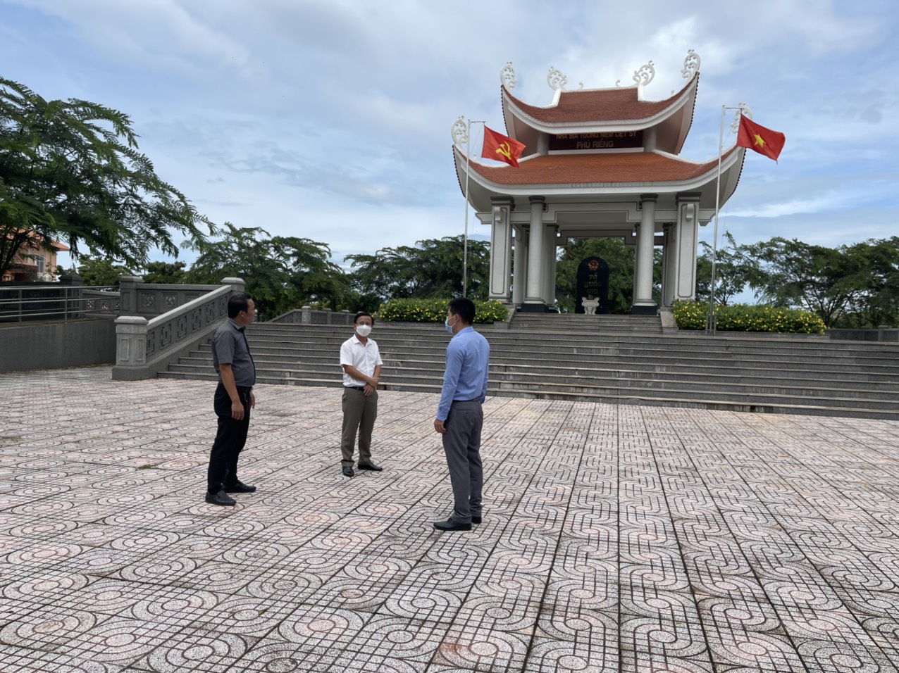 Nhà Bia tưởng niệm các anh hùng liệt sĩ huyện Phú Riềng vinh dự là điểm rước lửa truyền thống tại Đại hội Thể dục Thể thao tỉnh lần thứ VI