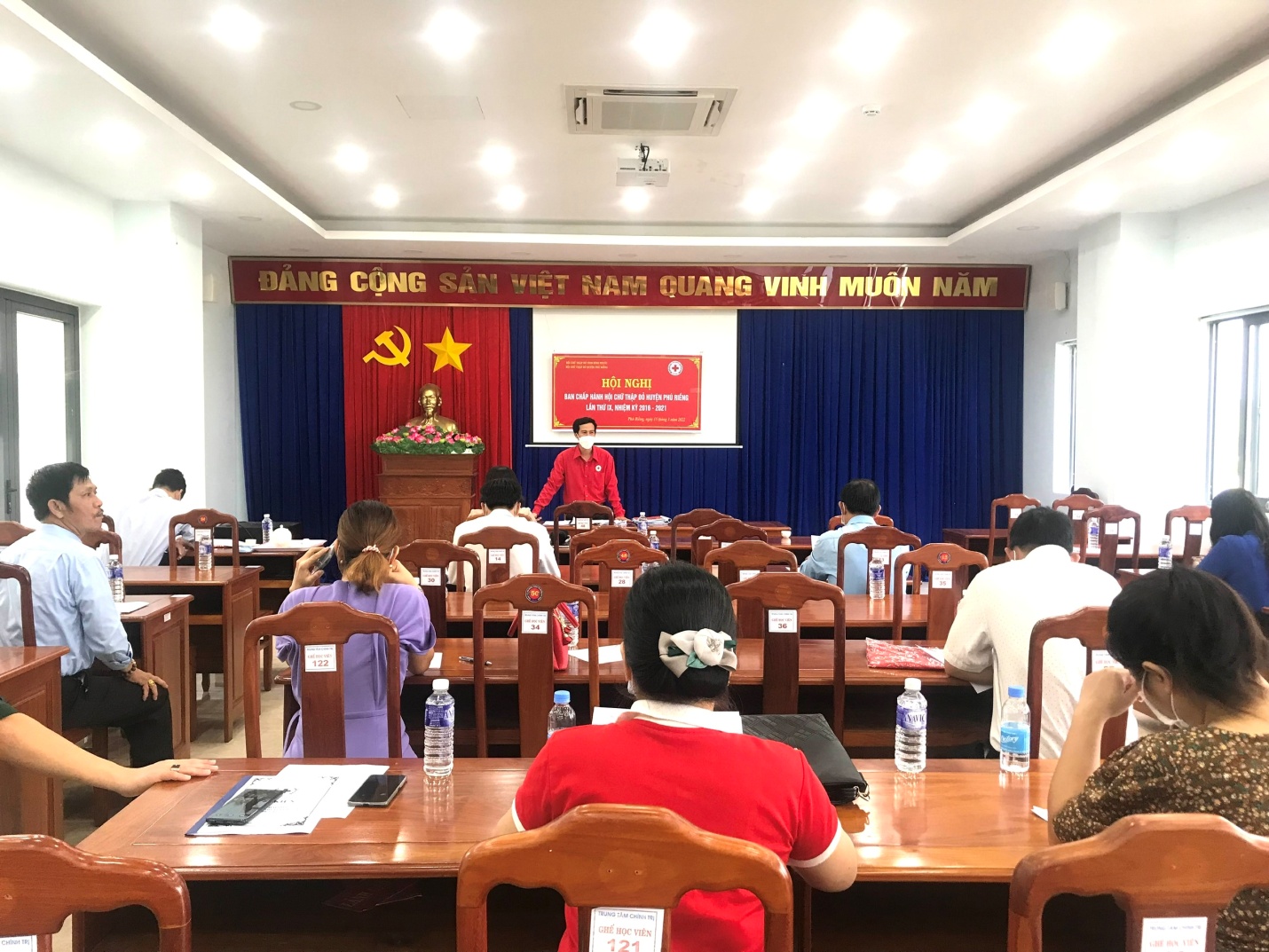 Hội nghị Ban chấp hành Hội Chữ thập đỏ huyện Phú Riềng và ký kết giao ước thi đua năm 2022.