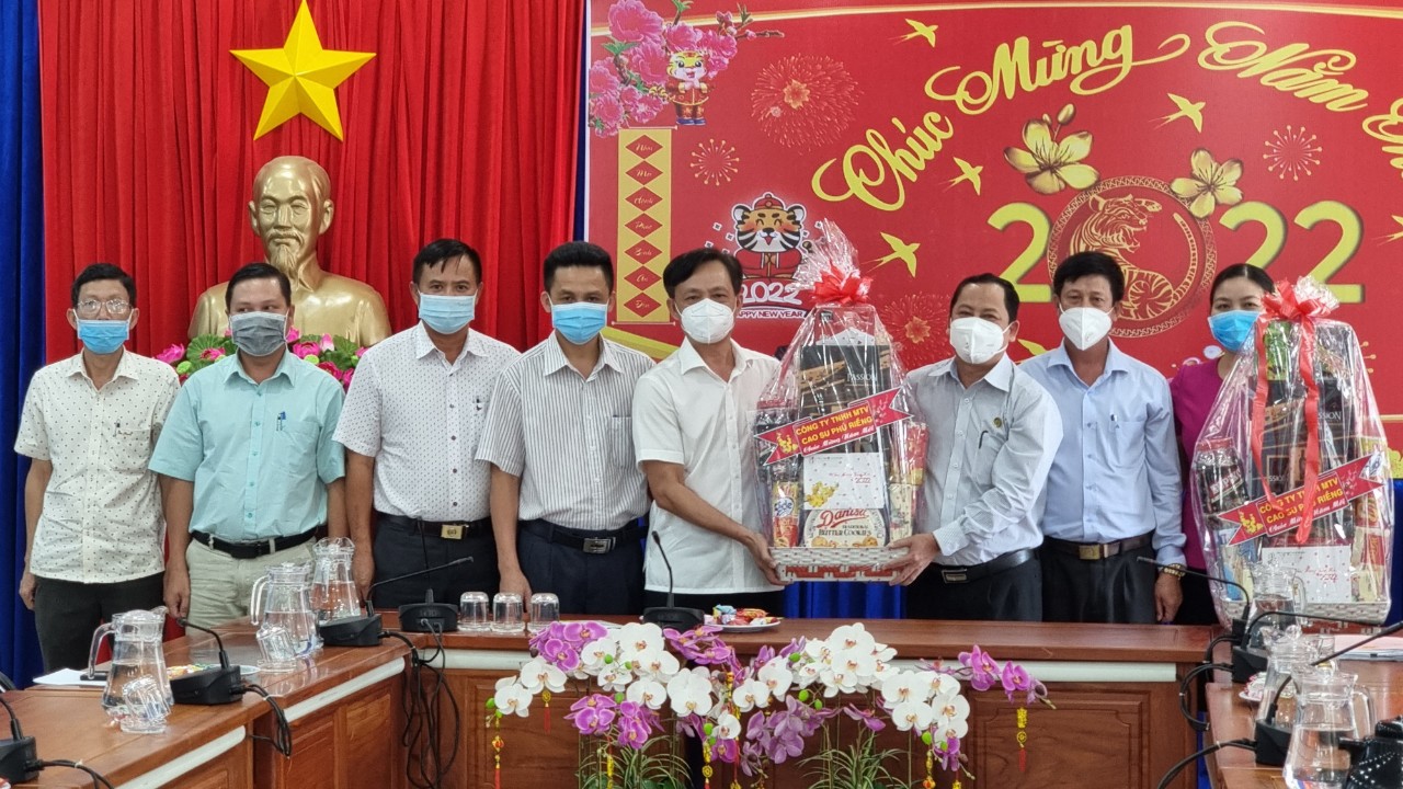 Lãnh đạo huyện Phú Riềng và các công ty, doanh nghiệp chúc Tết Nhâm Dần 2022.