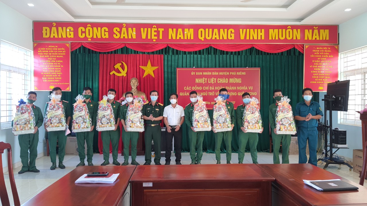 Huyện Phú Riềng đón 84 quân nhân xuất ngũ trở về địa phương.