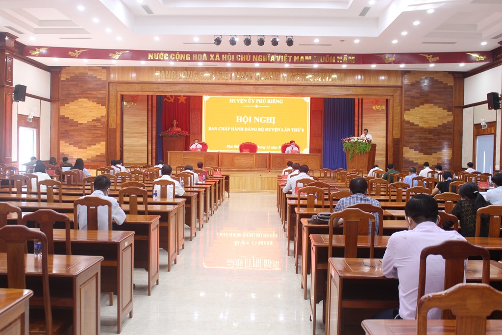 Năm 2021, Đảng bộ huyện Phú Riềng hoàn thành “mục tiêu kép”: vừa phòng chống dịch Covid -19, vừa duy trì và phát triển kinh tế - xã hội.