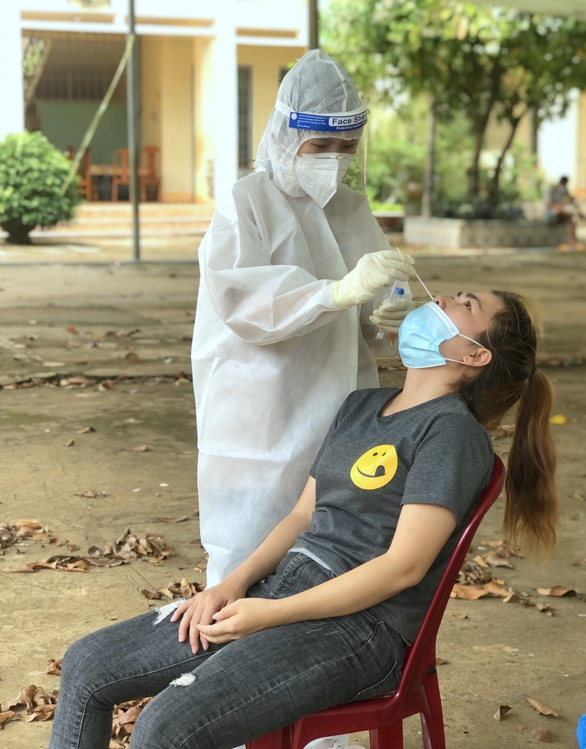 Phú Riềng nghiêm túc thực hiện công tác tiêm vắcxin phòng Covid - 19 và xét nghiệm sàng lọc cộng đồng.